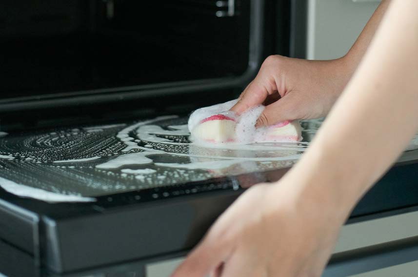 how to clean oven without chemicals